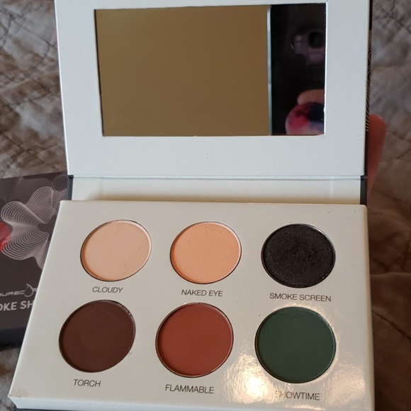 Coloured Raine- Smoke Show - Picture 2 of 5